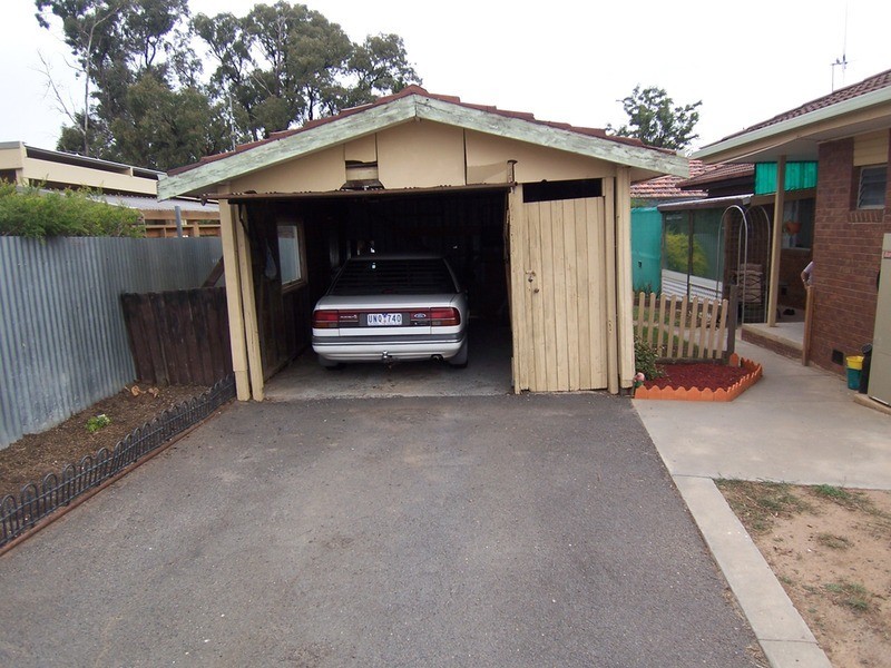 17 Green Street, California Gully VIC 3556