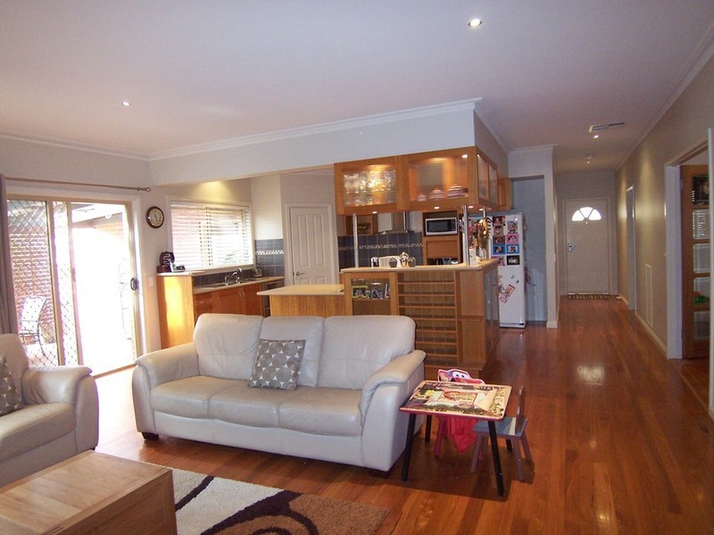 8 Bottlebrush Court, Strathdale VIC 3550