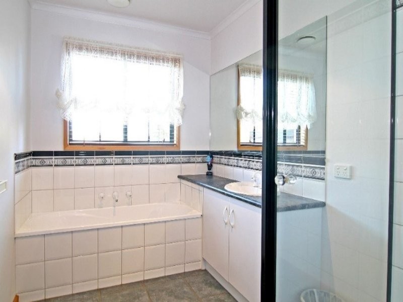 149 Edwards Rd, Kennington VIC 3550