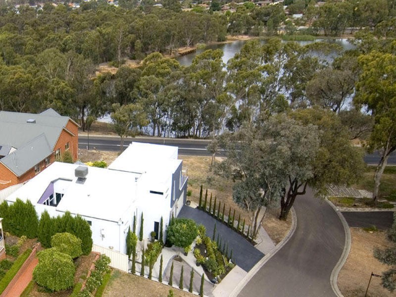 1A Lakewood Drive, Kennington VIC 3550