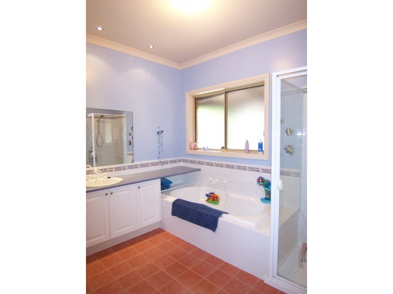 8 Bottlebrush Court, Strathdale VIC 3550