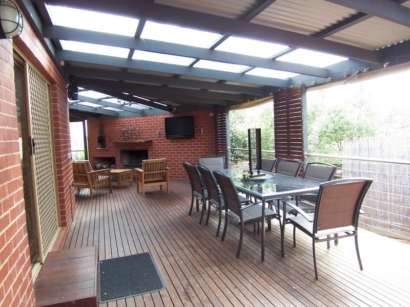 8 Bottlebrush Court, Strathdale VIC 3550