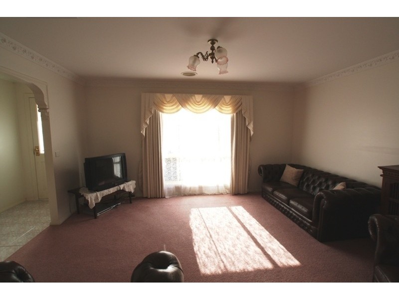 22 Isabella Grove, Strathdale VIC 3550