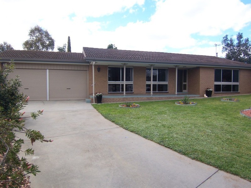 3 Kunzea Court, Spring Gully VIC 3550