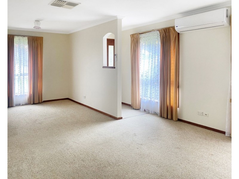 1/2 Julie Court, Kangaroo Flat VIC 3555