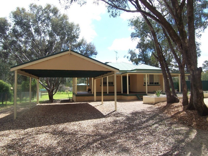 136 Edwards Road, Maiden Gully VIC 3551