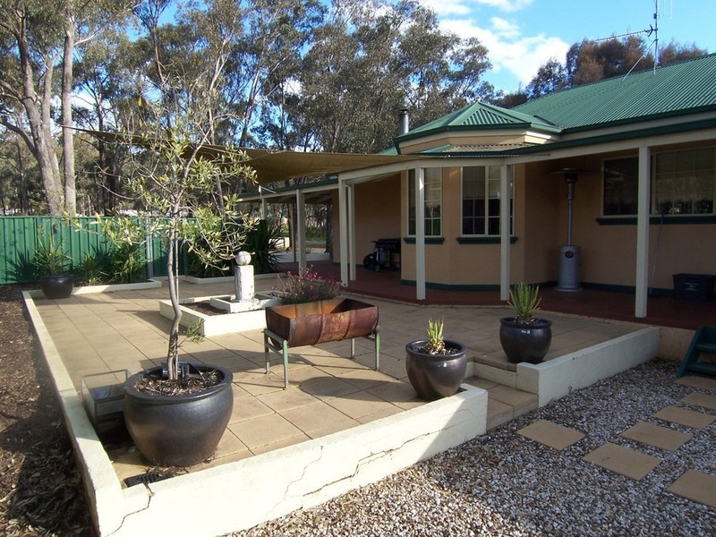 136 Edwards Road, Maiden Gully VIC 3551