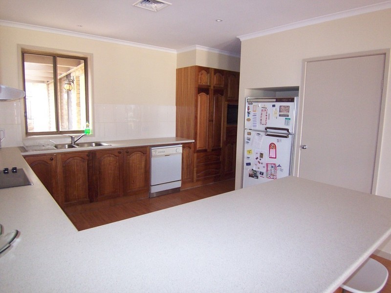 123 Osborne Street, Flora Hill VIC 3550