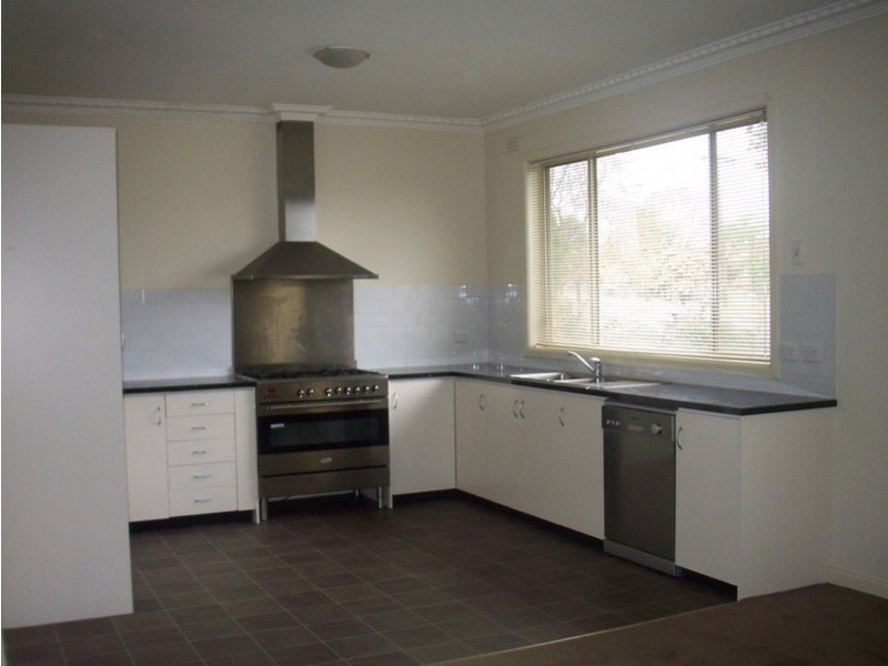 7 Osborne Street, Flora Hill VIC 3550