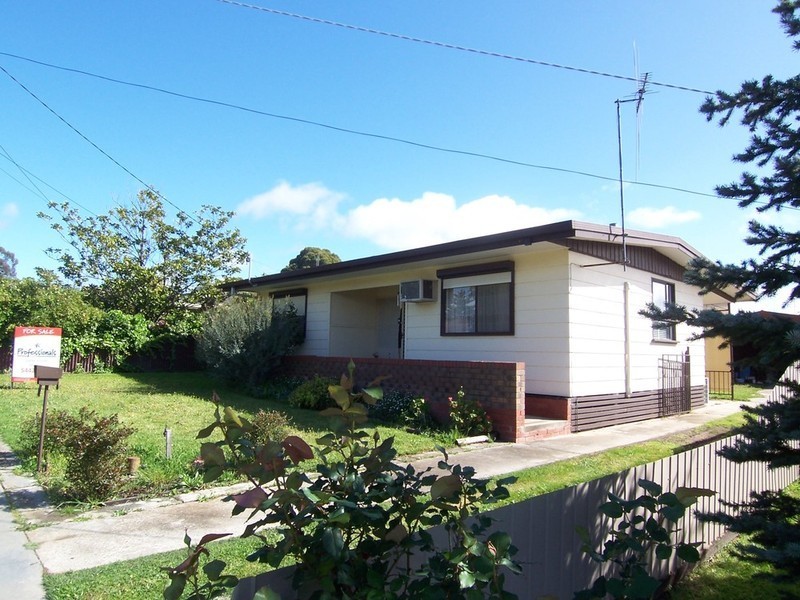 17 Hunter Avenue, California Gully VIC 3556