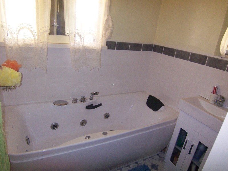 17 Hunter Avenue, California Gully VIC 3556