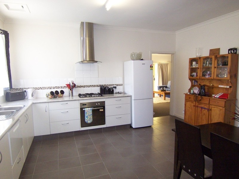 31 Danson Avenue, Kangaroo Flat VIC 3555