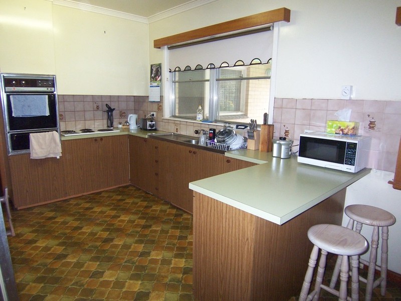 4 Nankoor Street, Golden Square VIC 3555