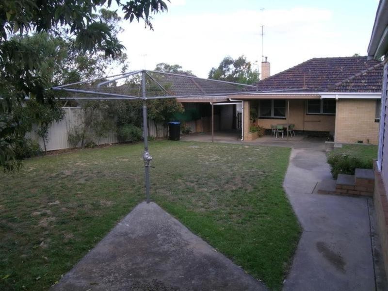 4 Nankoor Street, Golden Square VIC 3555