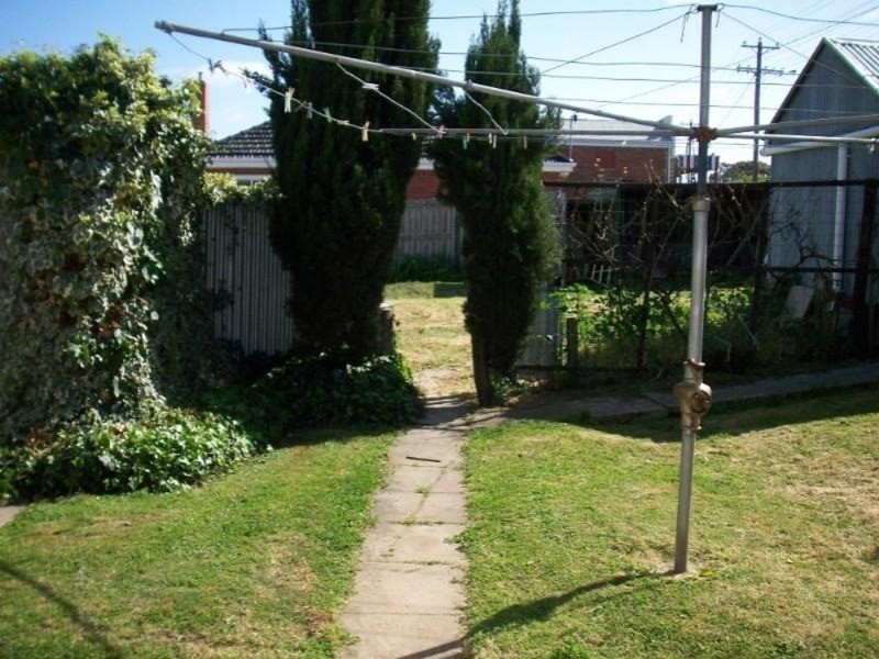 15 Carolin Street, Flora Hill VIC 3550