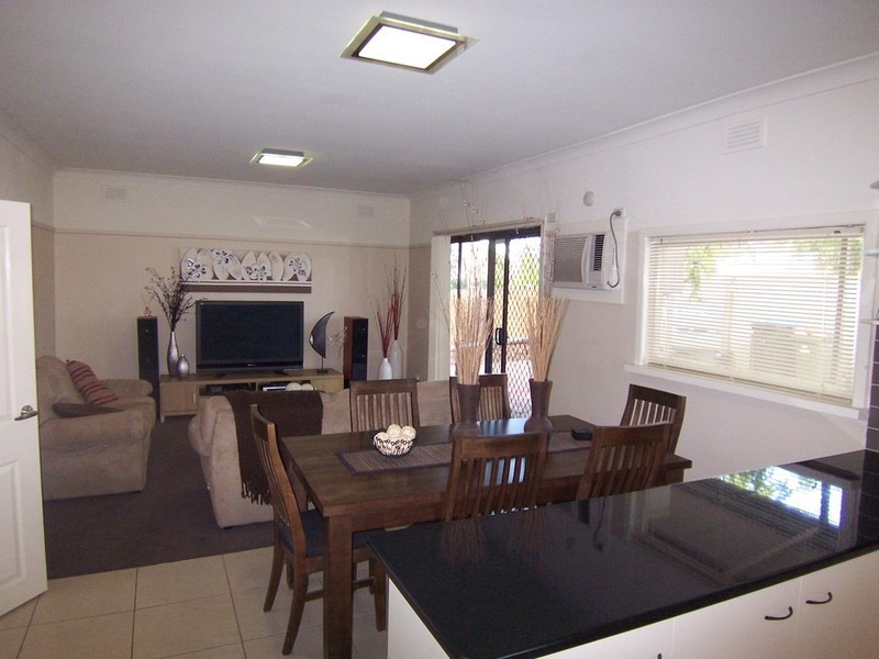 6 Alexander Street, Kangaroo Flat VIC 3555