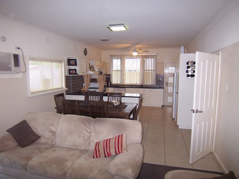 6 Alexander Street, Kangaroo Flat VIC 3555