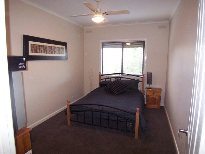 6 Alexander Street, Kangaroo Flat VIC 3555