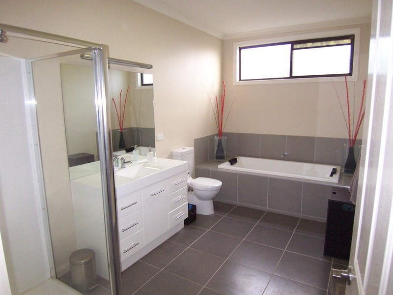 6 Alexander Street, Kangaroo Flat VIC 3555