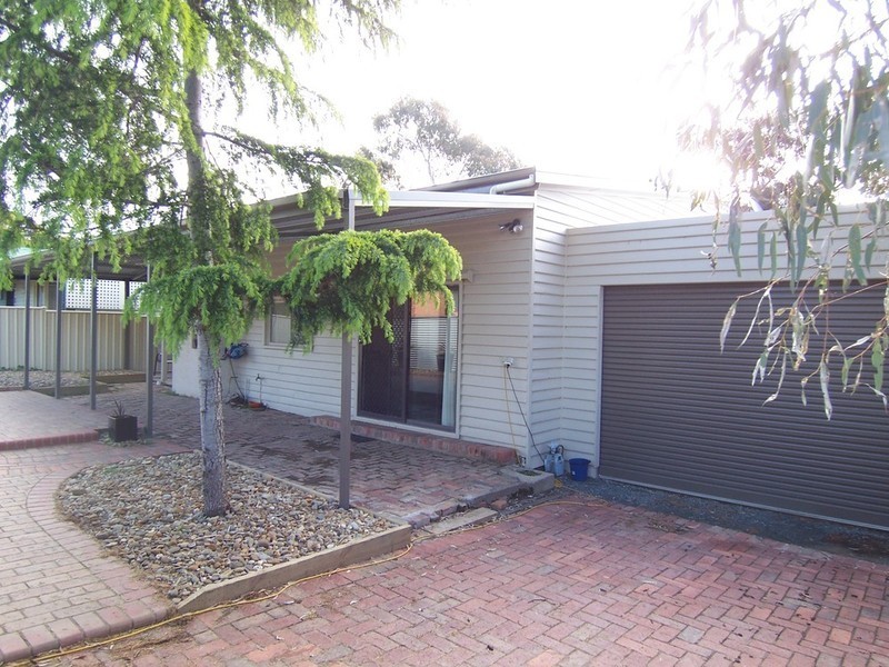 6 Alexander Street, Kangaroo Flat VIC 3555
