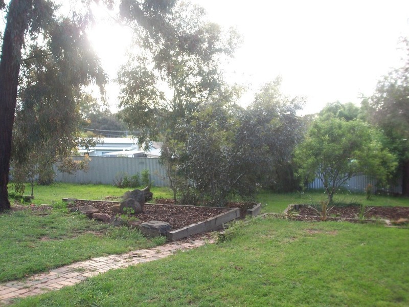 6 Alexander Street, Kangaroo Flat VIC 3555