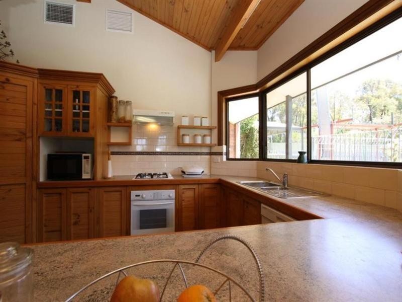 72 Marnie Road, Strathdale VIC 3550