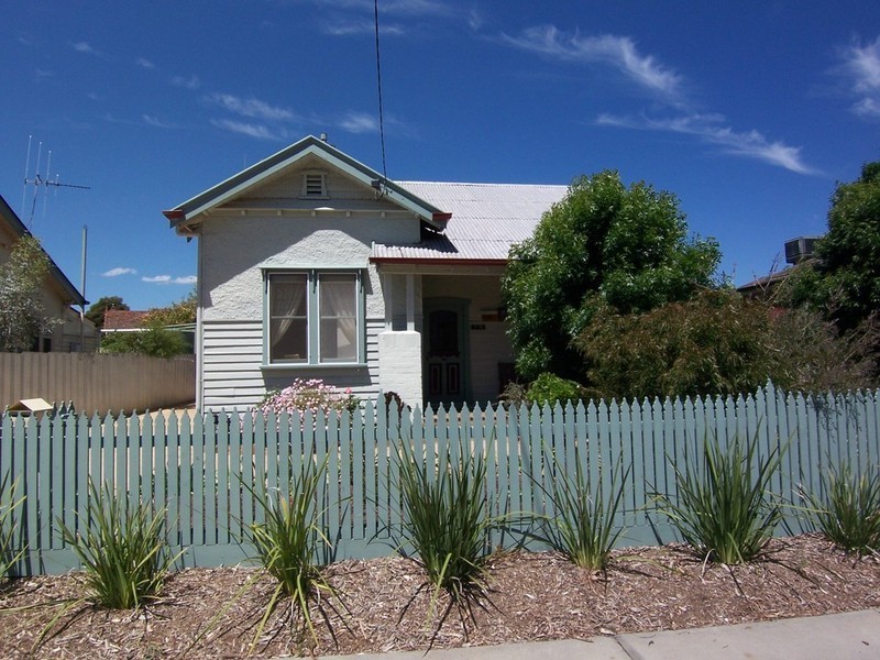 13A Sommerville Street, Flora Hill VIC 3550