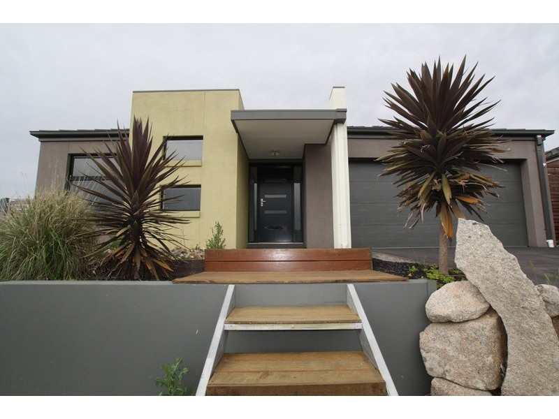 11 Harley Terrace, Strathdale VIC 3550