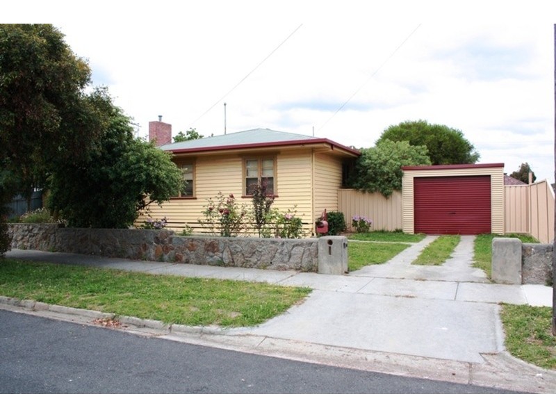 1 Kurrajong Street, Golden Square VIC 3555