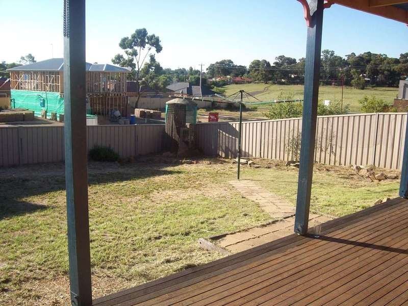 8 Davey Close, Flora Hill VIC 3550