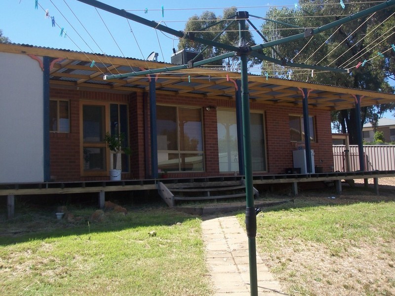 8 Davey Close, Flora Hill VIC 3550