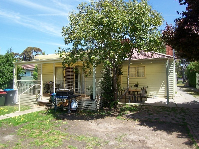 31 Danson Avenue, Kangaroo Flat VIC 3555