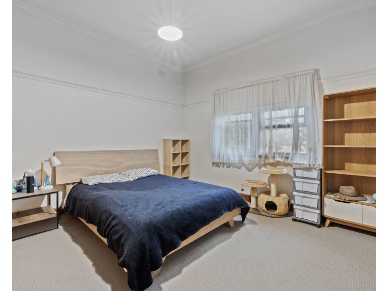 203 St Aidans Road, Kennington VIC 3550