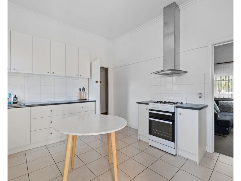203 St Aidans Road, Kennington VIC 3550