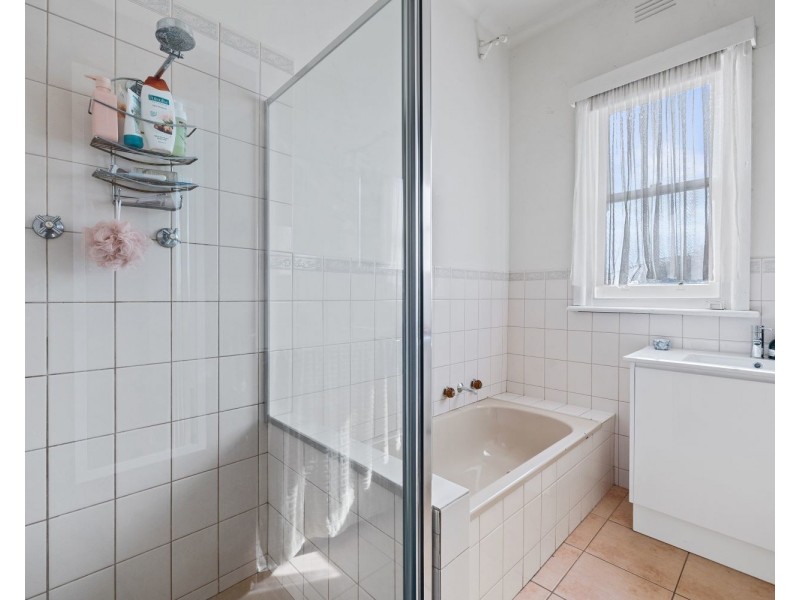 203 St Aidans Road, Kennington VIC 3550