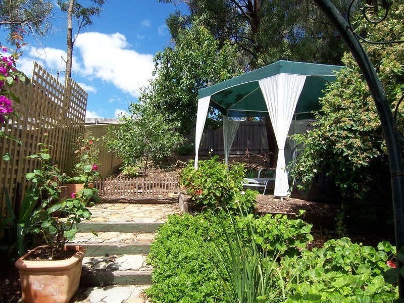 57 Race Street, Flora Hill VIC 3550