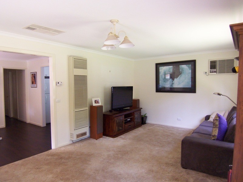 20 Yarunga Drive, Kangaroo Flat VIC 3555