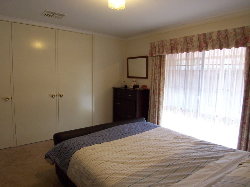 20 Yarunga Drive, Kangaroo Flat VIC 3555