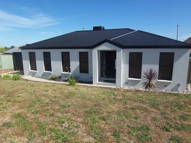 3  Carlisle Place, Ironbark VIC 3550