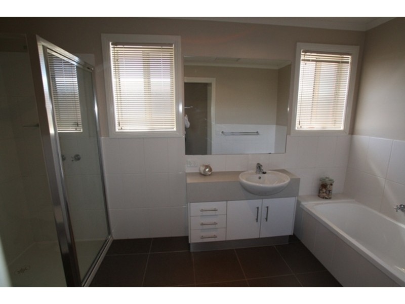 4 Wisteria Court, Quarry Hill VIC 3550