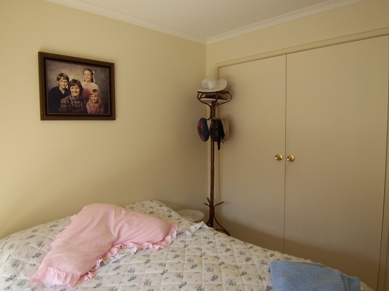 2/212 Mackenzie Street West Street, Kangaroo Flat VIC 3555