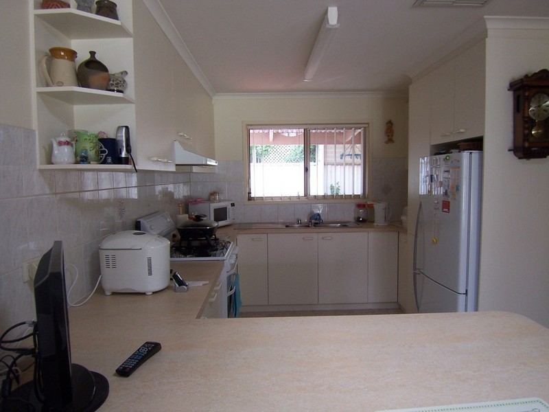 2/212 Mackenzie Street West Street, Kangaroo Flat VIC 3555