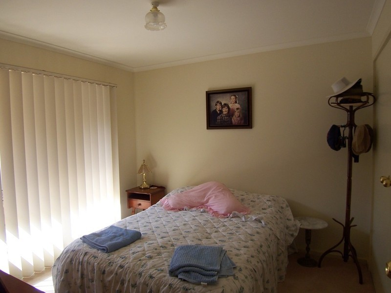 2/212 Mackenzie Street West Street, Kangaroo Flat VIC 3555