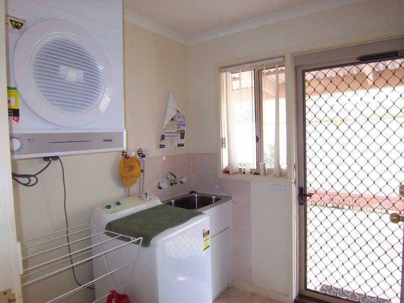 2/212 Mackenzie Street West Street, Kangaroo Flat VIC 3555