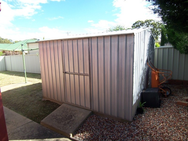 2/212 Mackenzie Street West Street, Kangaroo Flat VIC 3555