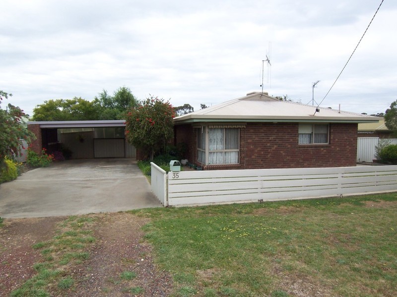 35 Arblaster Street, California Gully VIC 3556