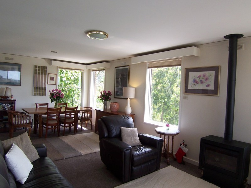 57 Race Street, Flora Hill VIC 3550