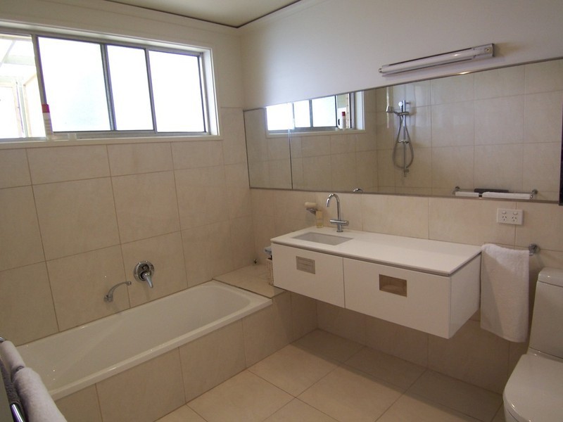 57 Race Street, Flora Hill VIC 3550