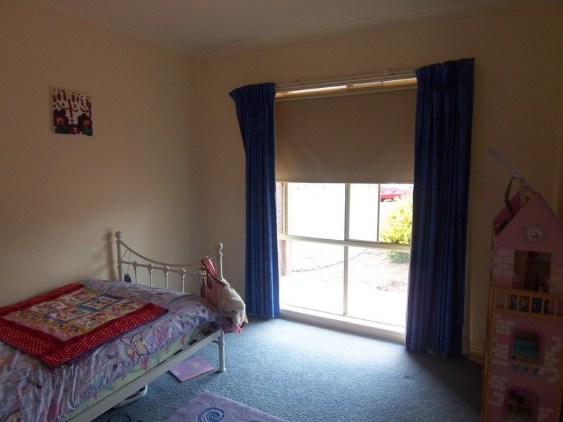 3 William Court, Junortoun VIC 3551