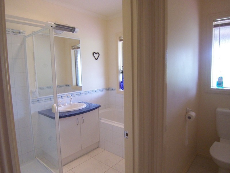 3 William Court, Junortoun VIC 3551